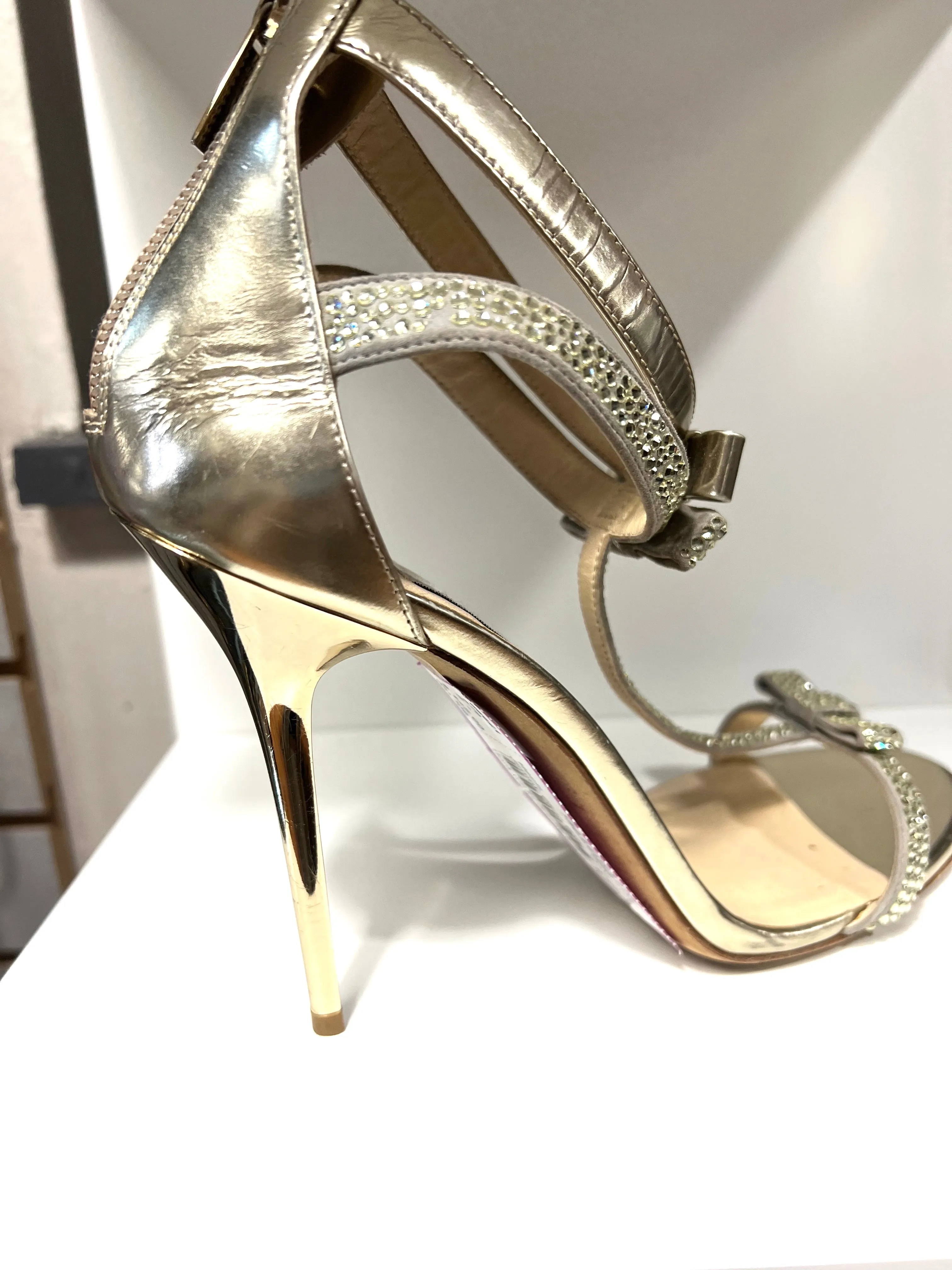 JIMMY CHOO BOW T-STRAP STILETTO SANDALS