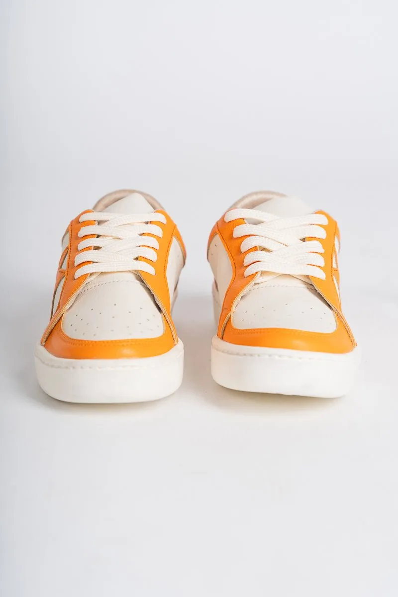 Star sneakers orange